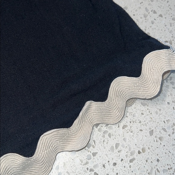 NWT ANNIEWEAR Sleeveless Top & Shorts with beige scalloped hem - Picture 6 of 9